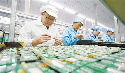 从手机到农具 一位“带头人”的电商赋能之路